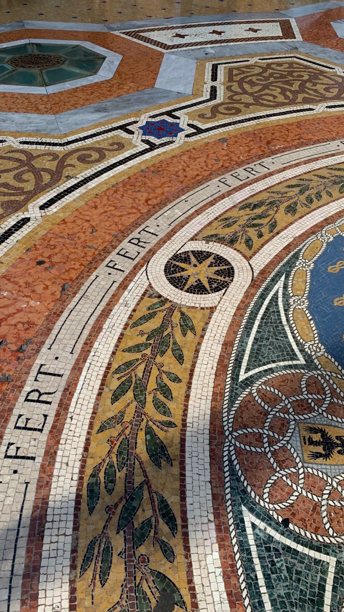 Mosaico della Galleria Vittorio Emanuele